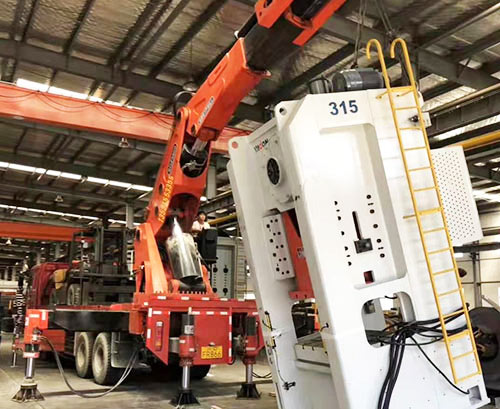 嵩县提升工作效率，选择优质折臂吊租赁服务