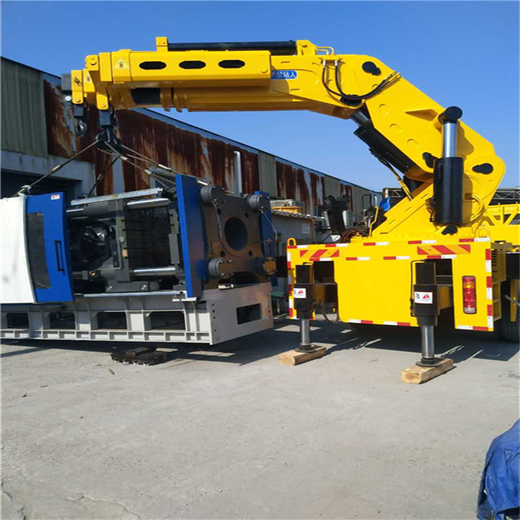 嵩县 大吨位折臂吊出租费用解析：一小时租赁多少钱